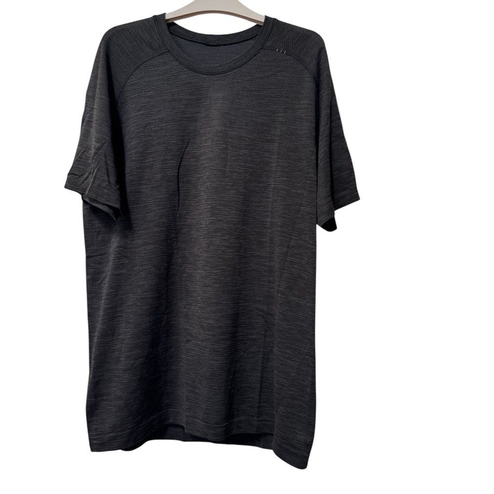 lululemon athletica Men's Heathered Charcoal Short Sleeve Crew Tee